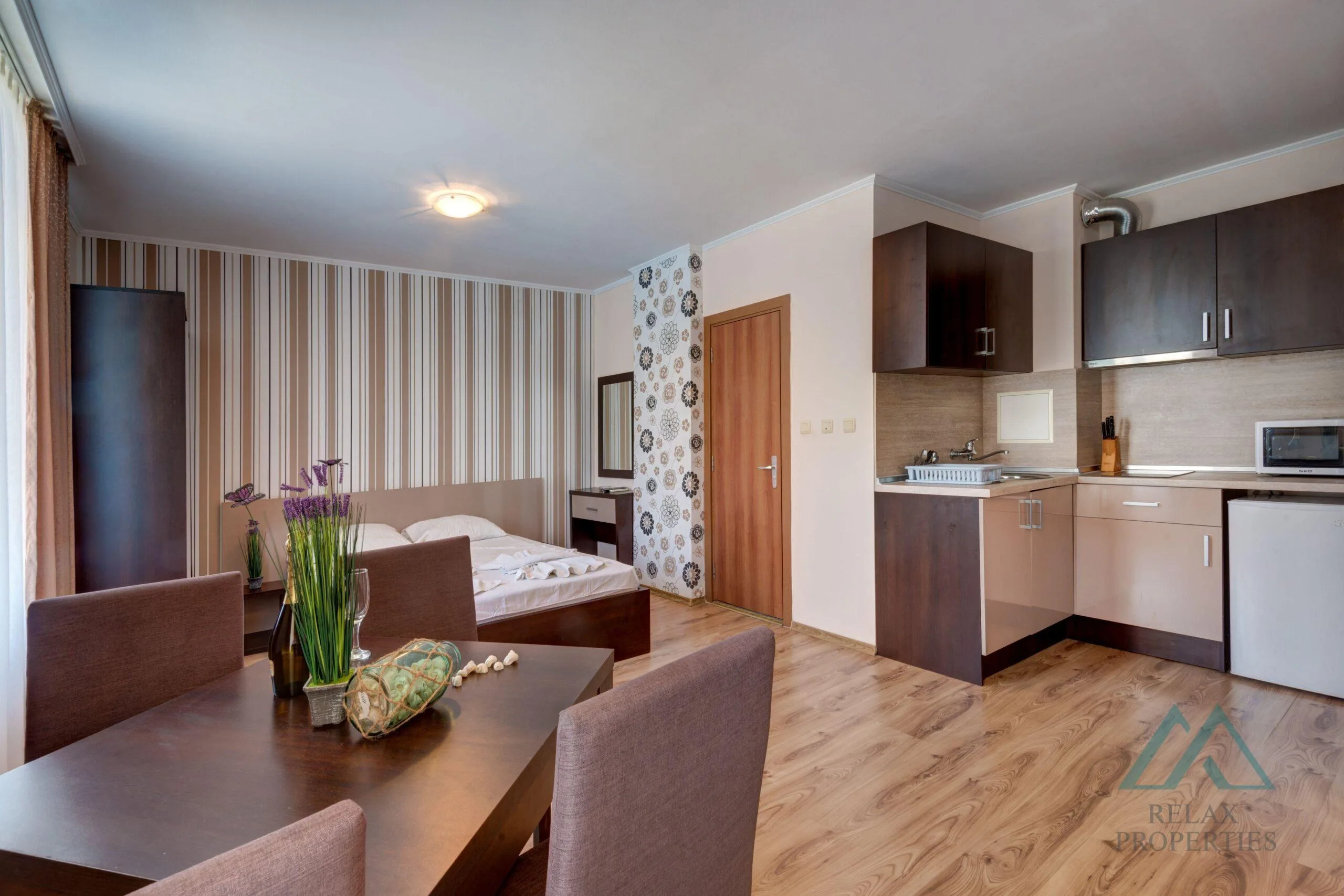 Veľký 48m2 apartmán s výhľadom na bazén v komplexe Dawn Park, Slnečné pobrežie. - foto 5