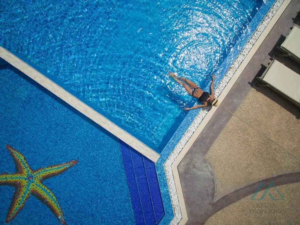 Veľký 48m2 apartmán s výhľadom na bazén v komplexe Dawn Park, Slnečné pobrežie. - foto 17