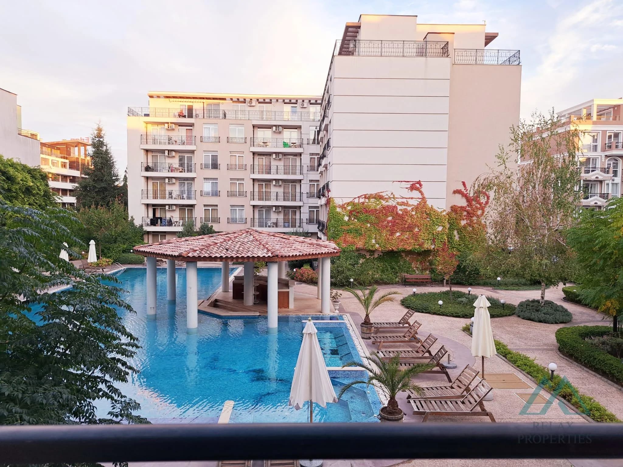 Veľký 48m2 apartmán s výhľadom na bazén v komplexe Dawn Park, Slnečné pobrežie. - foto 29